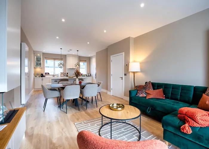 Casa de Férias New 2-bed With Garden Near Google Hq & Train Station