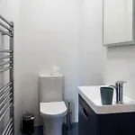 New 2-bed With Garden Near Google Hq & Train Station Semesterbostad