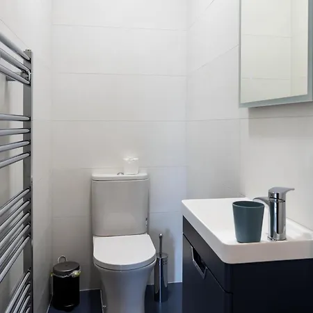 New 2-bed With Garden Near Google Hq & Train Station Hébergement de vacances