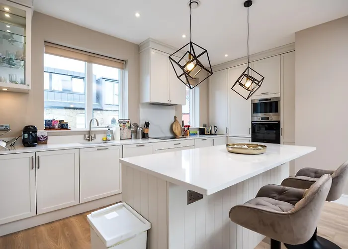 New 2-bed With Garden Near Google Hq & Train Station *