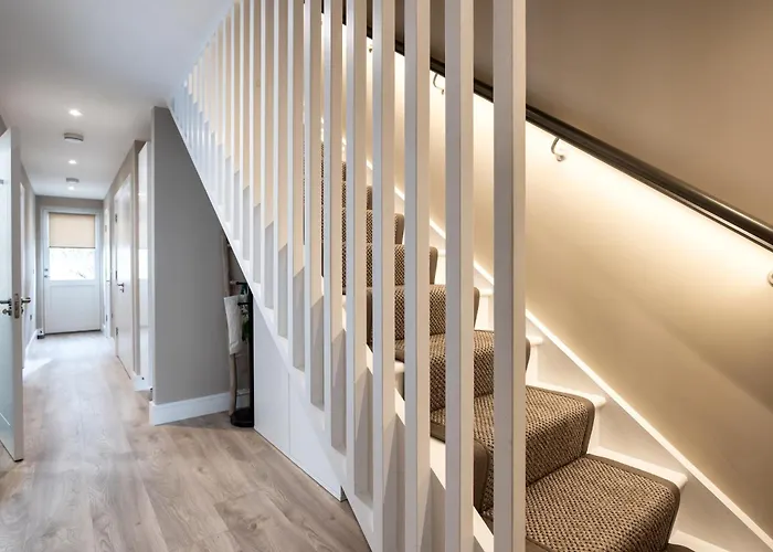 Casa de Férias New 2-bed With Garden Near Google Hq & Train Station