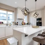 New 2-bed With Garden Near Google Hq & Train Station *