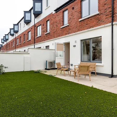 New 2-bed With Garden Near Google Hq & Train Station Semesterbostad Dublin