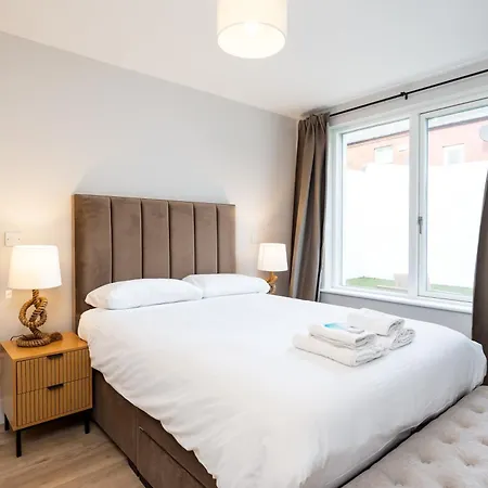 Semesterbostad New 2-bed With Garden Near Google Hq & Train Station Dublin