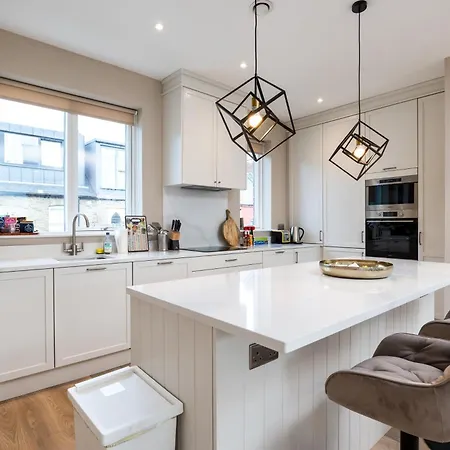 New 2-bed With Garden Near Google Hq & Train Station *